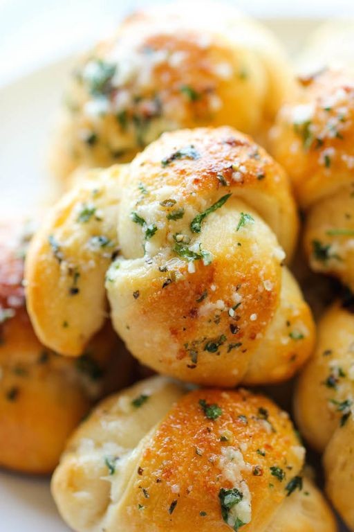 10-Minute Garlic Parmesan Knots