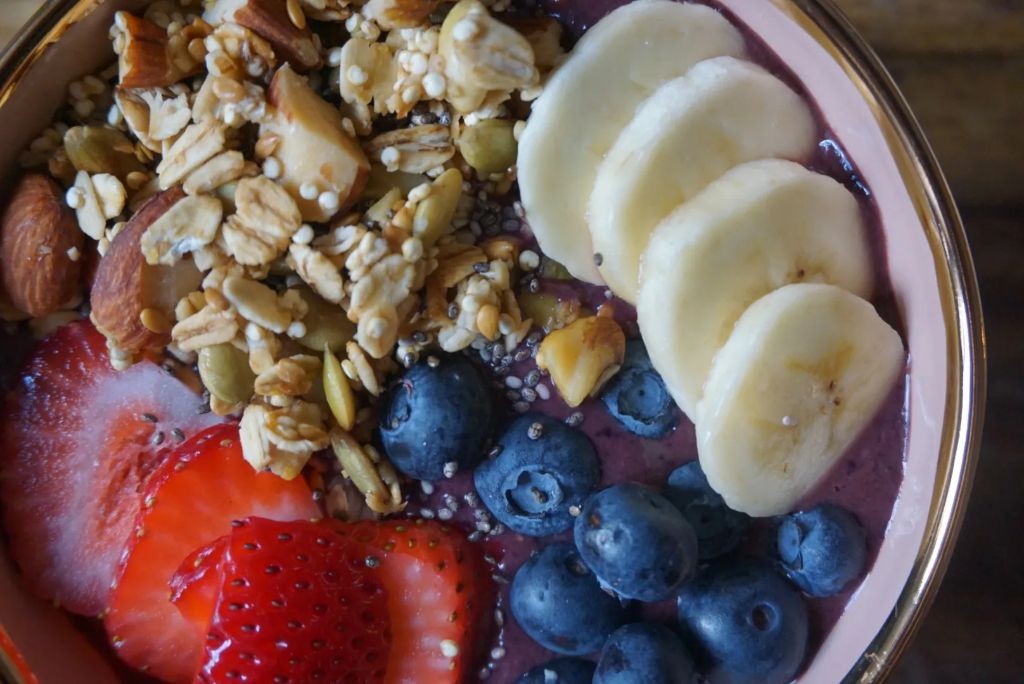 Acai Powder Quinoa Breakfast Bowl