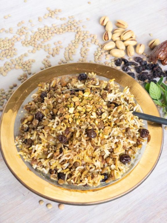 Adas Polo (Lentil Rice with Dates)