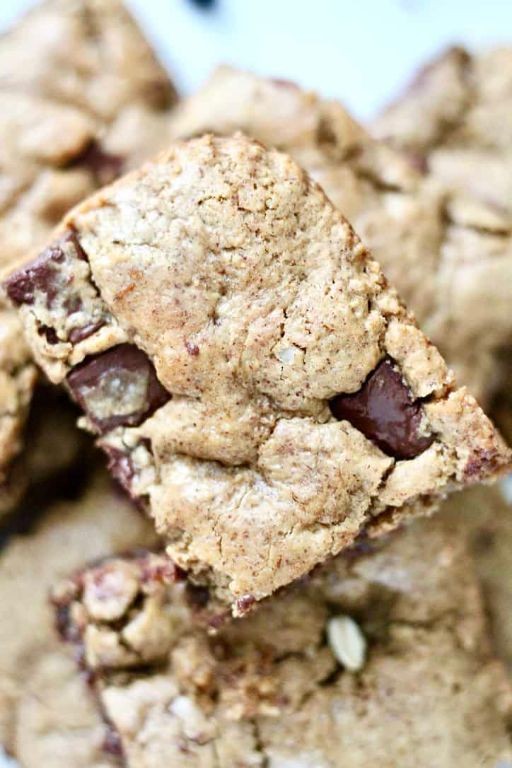 Almond Butter Chocolate Chip Raw Granola Bars