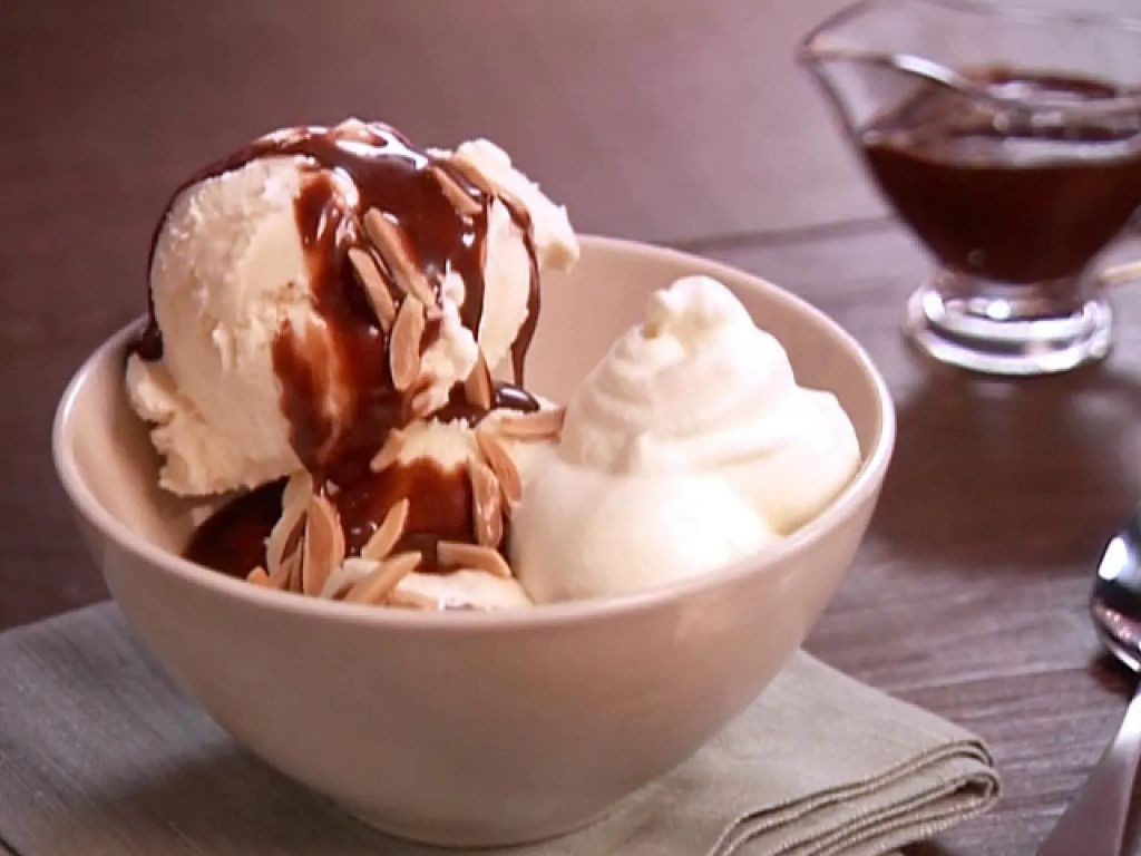 Almond Butter Chocolate Fudge Sauce