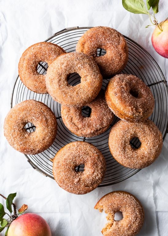 Apple Cinnamon Baked Donuts