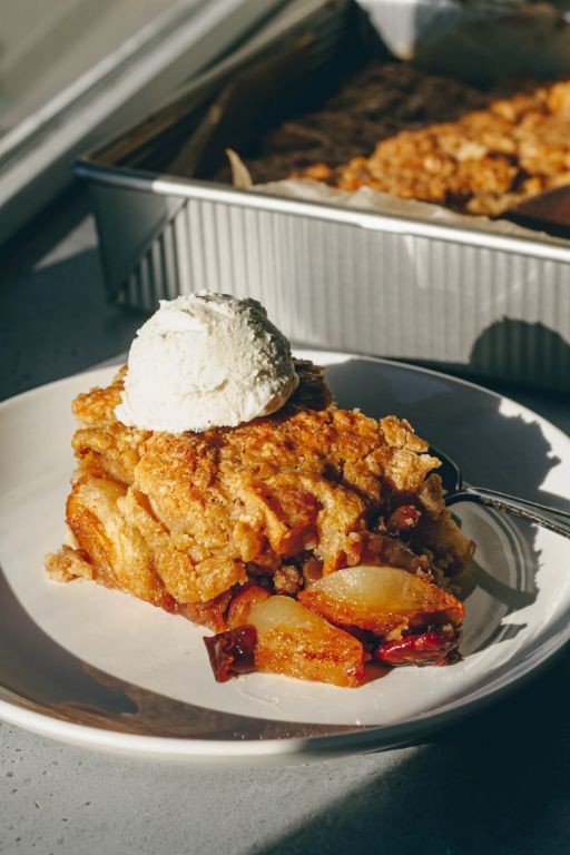 Apple Pecan Cobbler with Crunchy Topping