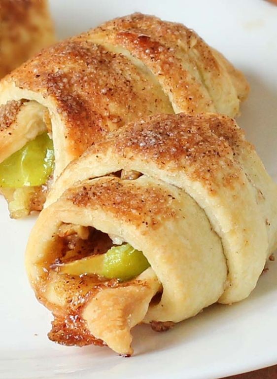 Apple Pie Crescent Roll Breakfast Bites