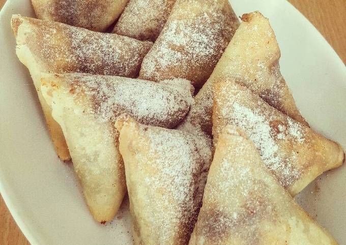 Apple Samosa with Cinnamon Sugar Filling