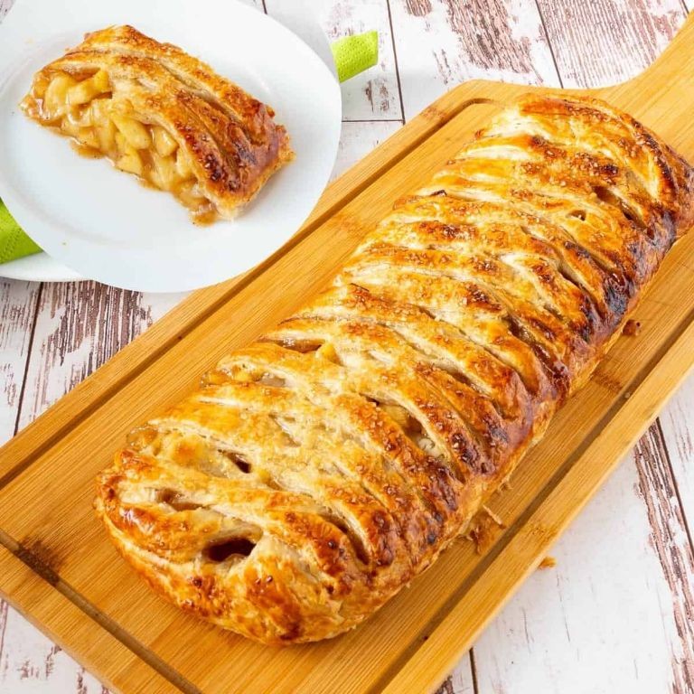 Apple and almond puff pastry braid