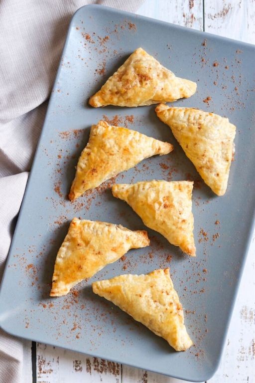 Apple and cream cheese puff pastry bites