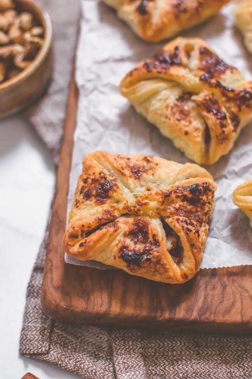 Apple and walnut puff pastry pockets