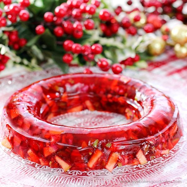 Apple cinnamon jello with raisins