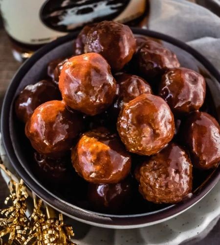 BBQ meatballs with a sweet and smoky glaze