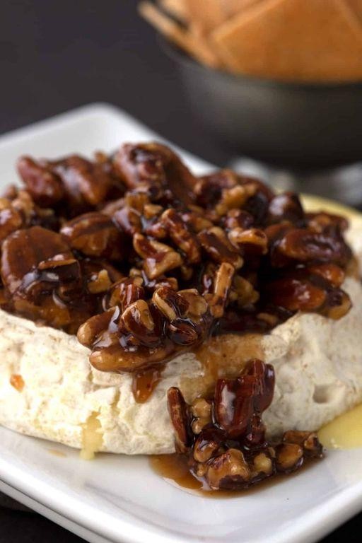 Baked Brie with Keto Crackers