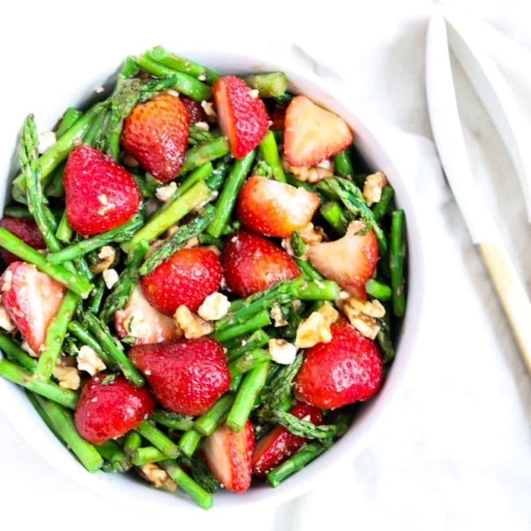 Balsamic Glazed Cold Asparagus and Strawberry Salad