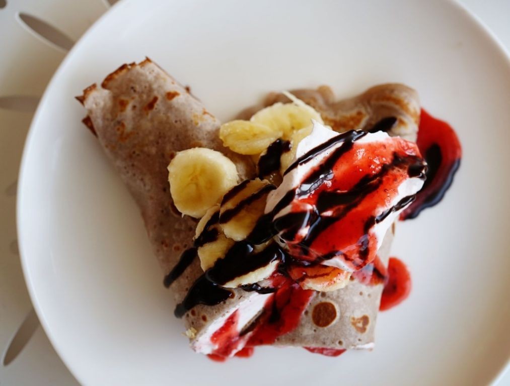 Banana Split Crepes with Fresh Berries