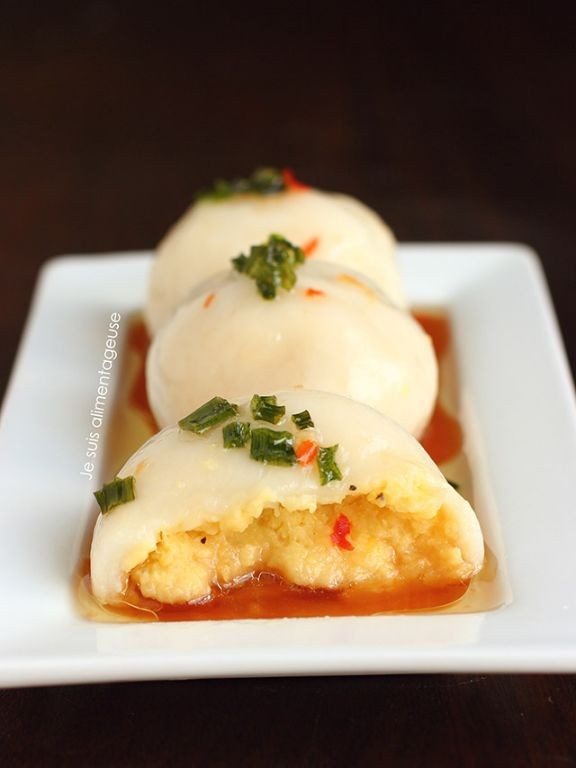 Banh It Tran (Sticky Rice Dumplings with Mung Bean Filling)