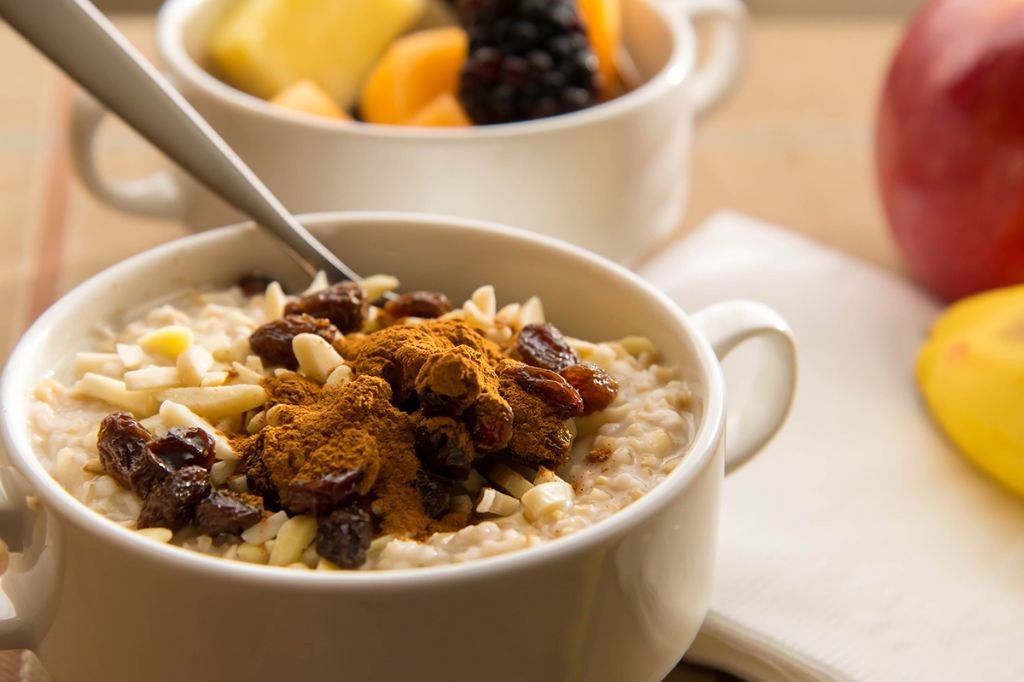 Barley Oatmeal with Cinnamon and Raisins