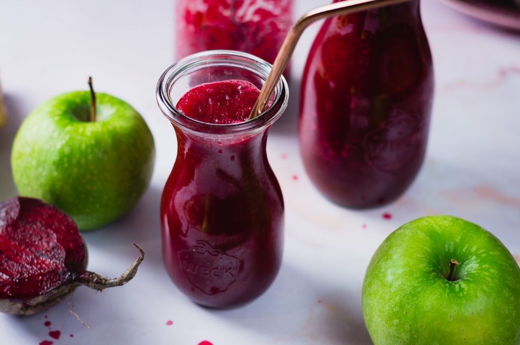 Beet and apple smoothie