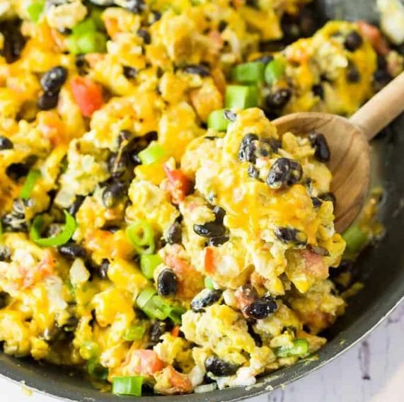 Black Bean and Egg Breakfast Scramble with Canned Beans