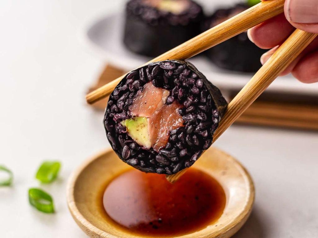 Black Rice Sushi Rolls with Avocado