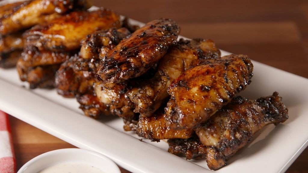 Black Vinegar Glazed Chicken Wings