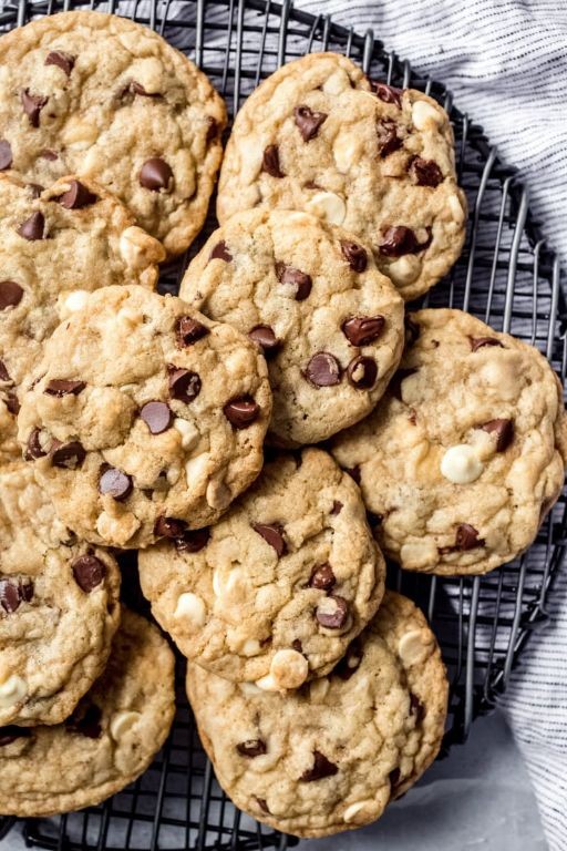 Black and White Chocolate Chip Cookies