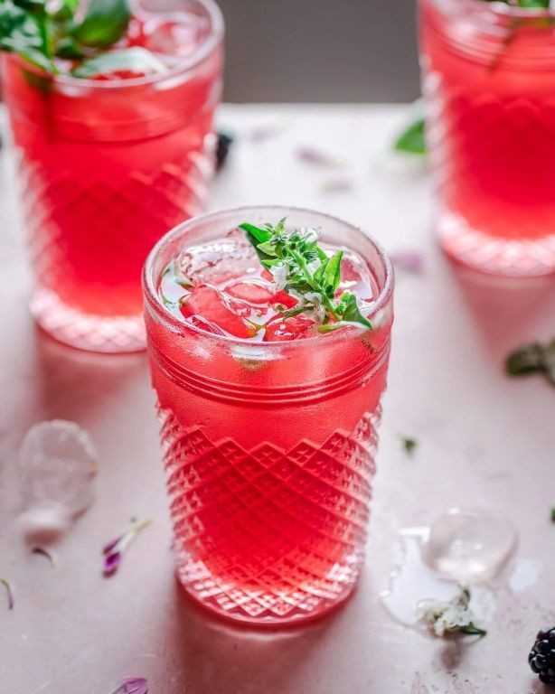 Blackberry Basil Lemonade Smoothie