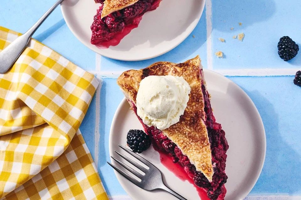 Blackberry and Ginger Spiced Pie
