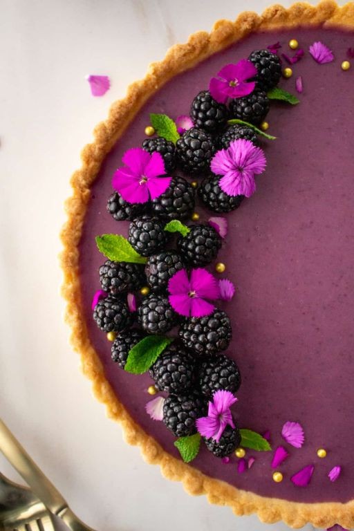 Blackberry and White Chocolate Mousse Pie