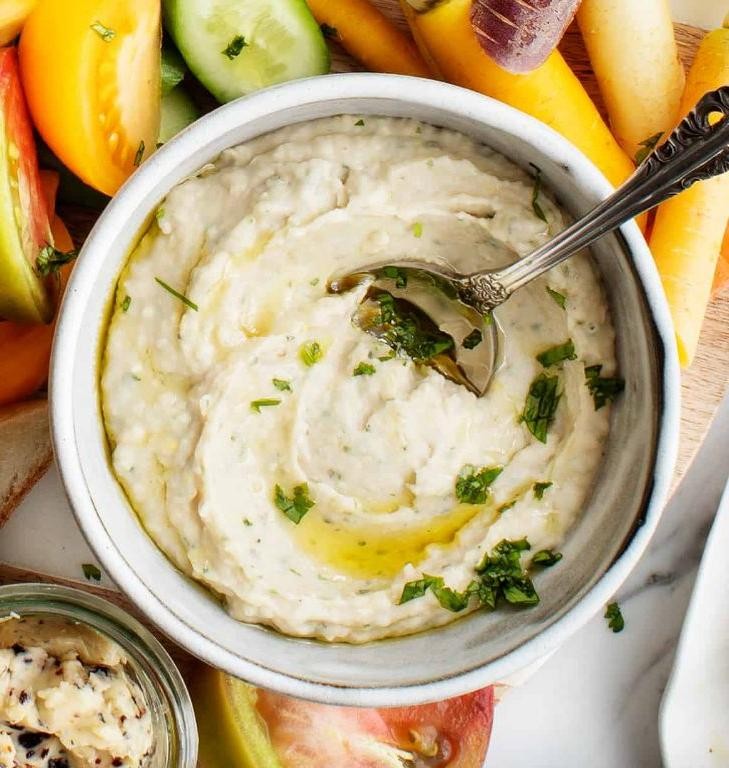 Blended White Bean and Garlic Spread
