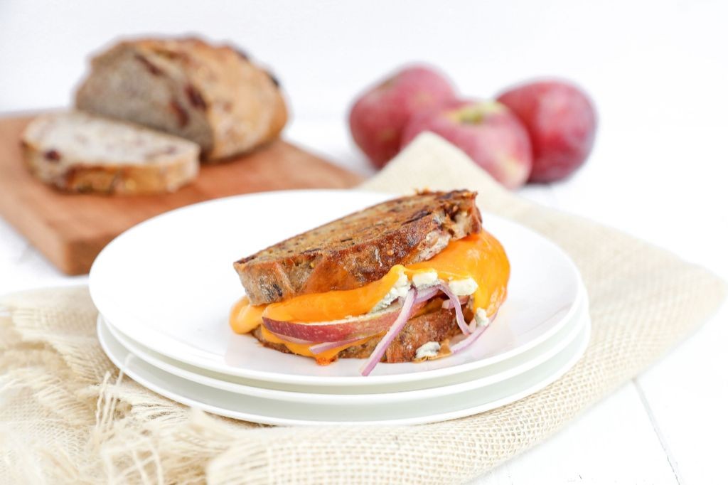 Blue Cheese and Apple Grilled Cheese