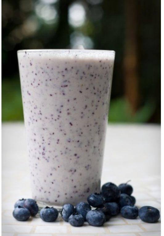 Blueberry Flaxseed and Honey Smoothie