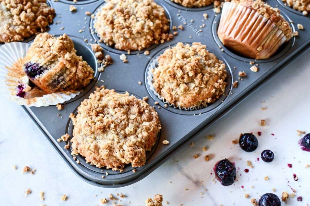 Blueberry Oatmeal Crumble Muffins