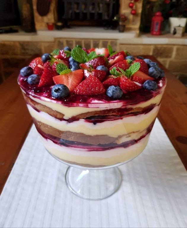 Blueberry Trifle with Custard Layers