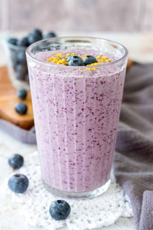 Blueberry and Chia Seed Smoothie