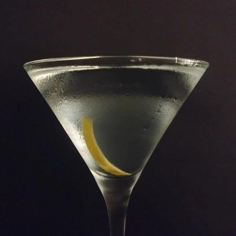 Bone Dry Martini with a Grapefruit Zest