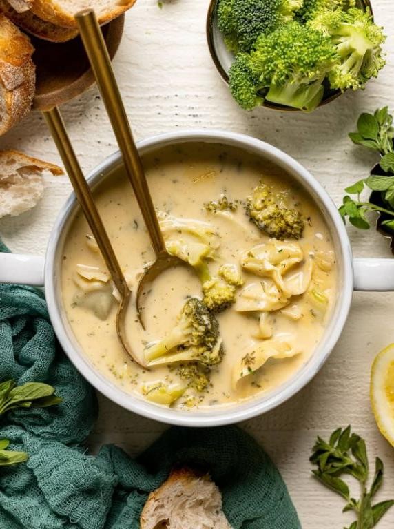 Broccoli Cheddar Tortellini Soup