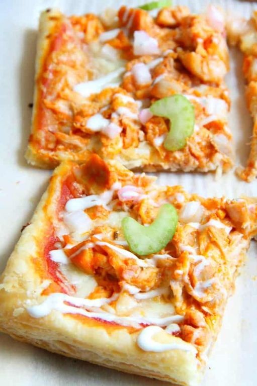 Buffalo Chicken Pizza Puffs