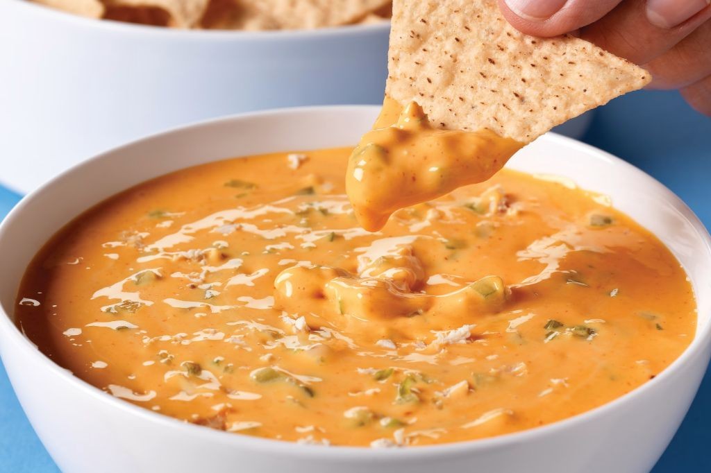 Buffalo Chicken Velveeta Queso Dip