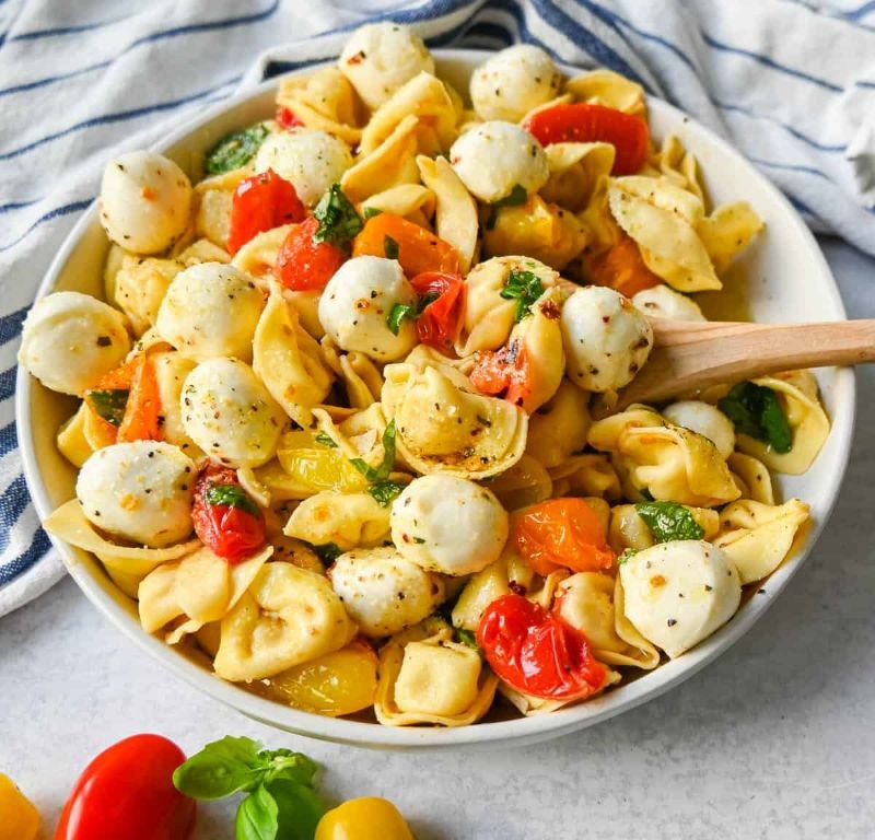 Caprese Tortellini with Fresh Basil and Mozzarella