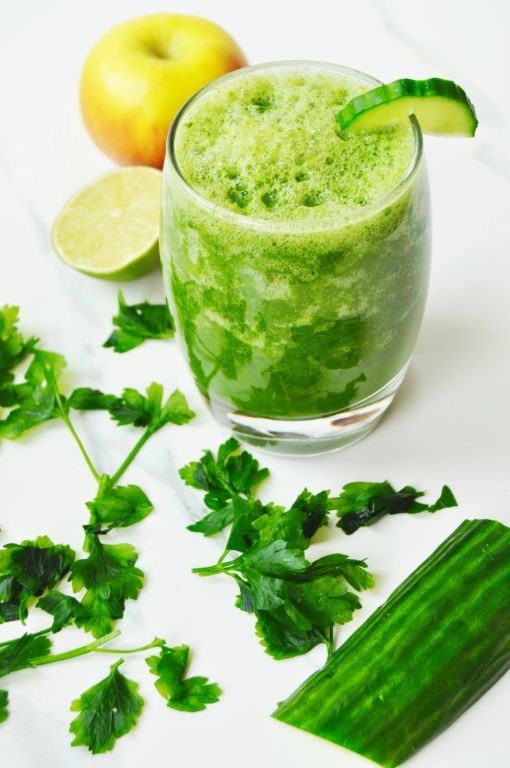 Celery and Parsley Cleansing Smoothie