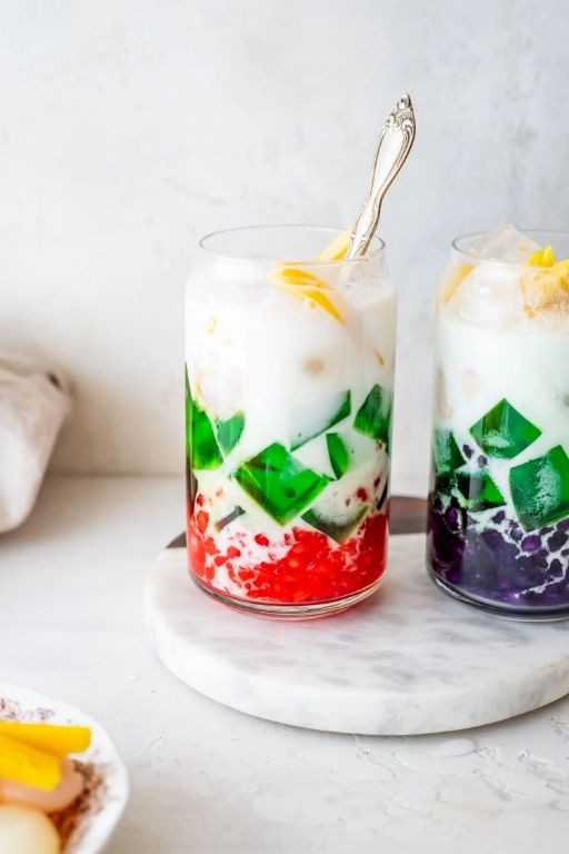 Che Thai (Vietnamese Fruit Cocktail Dessert)