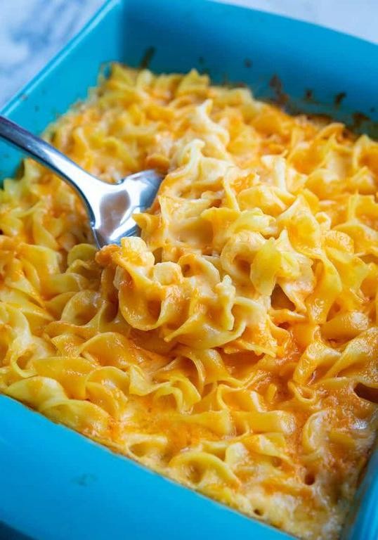 Cheesy Baked Egg Noodle Casserole