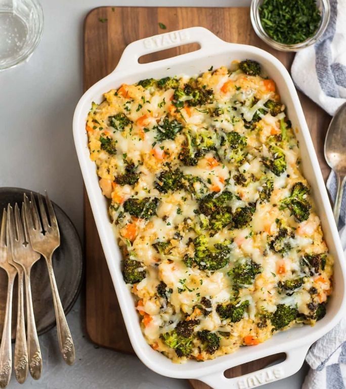 Cheesy Broccoli Quinoa Casserole