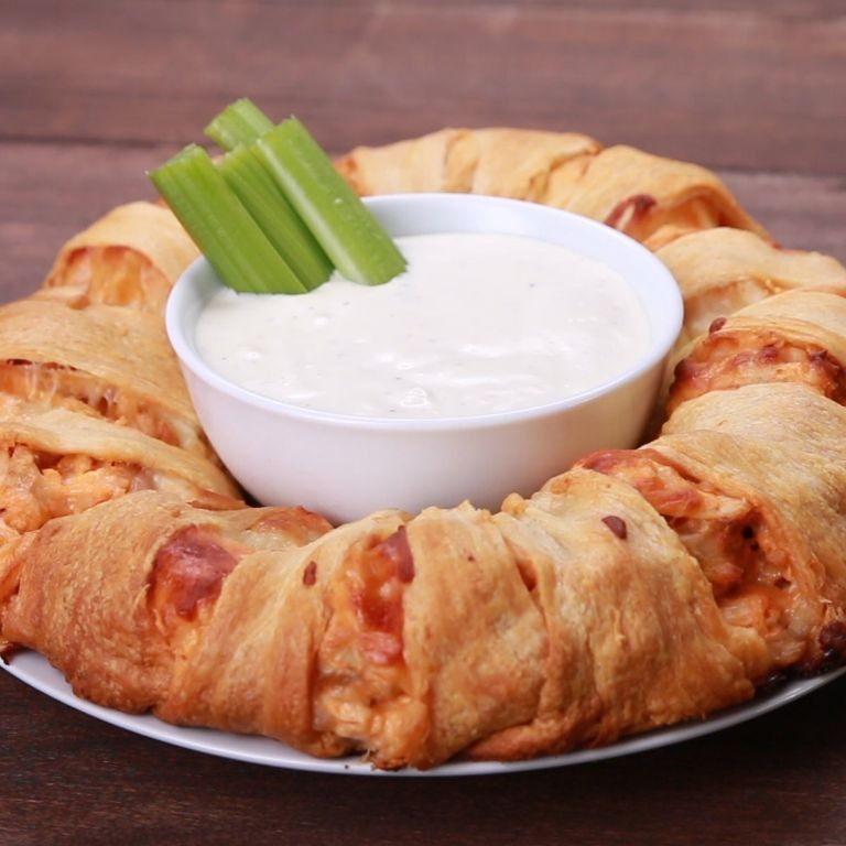 Cheesy Buffalo Chicken Crescent Ring