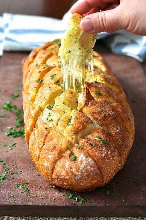 Cheesy Garlic Pull-Apart Easter Bread