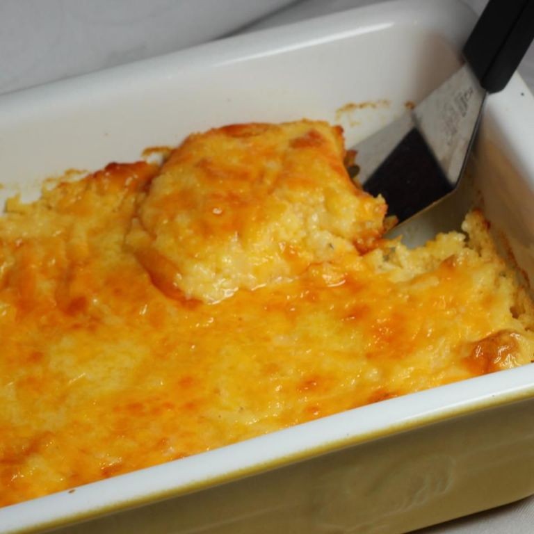 Cheesy Garlic Quick Grits