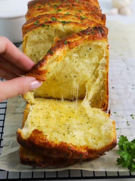 Cheesy Pull-Apart Garlic Bread