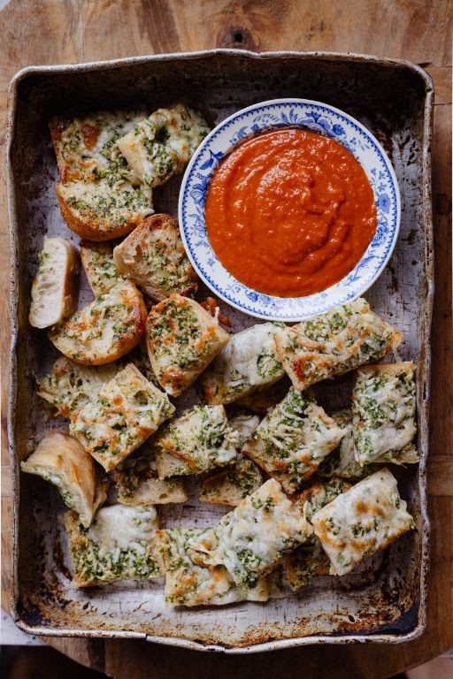 Cheesy garlic bread bites with marinara dip