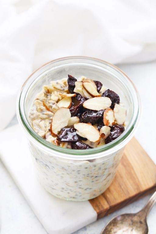Cherry Almond Overnight Oats