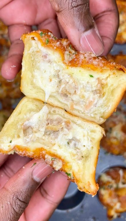 Chicken Alfredo Pizza Puffs