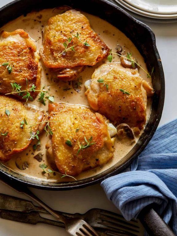 Chicken Thighs in Creamy Mushroom Sauce